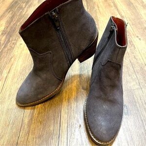 Lucky Brand Baley Suede Navy Blue Ankle Boot Chunky Heel Holiday Winter Cold 6